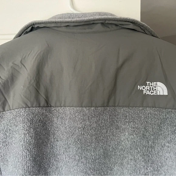 The North Face grey jacket - Picture 6 of 7